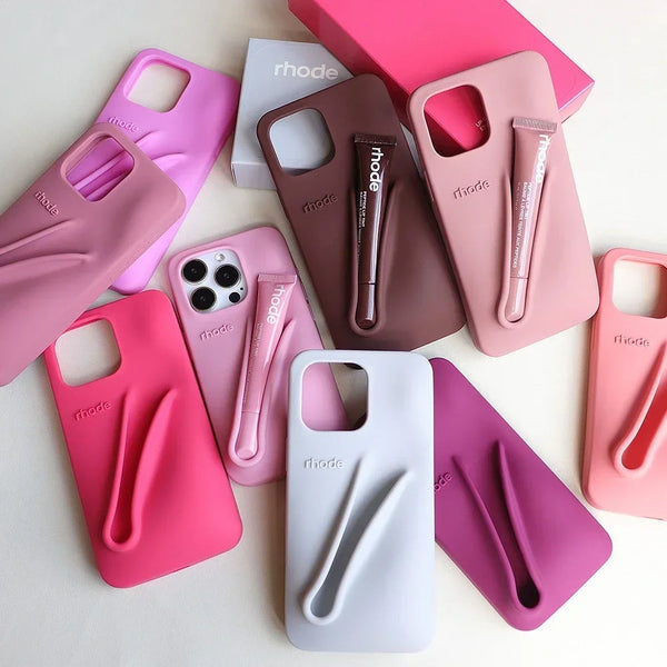 Rhode GlamCase™ - A Capinha de iPhone com Espaço para Seu Batom Favorito!
